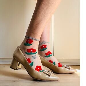 Donald Pliner Patent leather Jeweled Heels SZ 9 Point Toe Special Occasion Nude